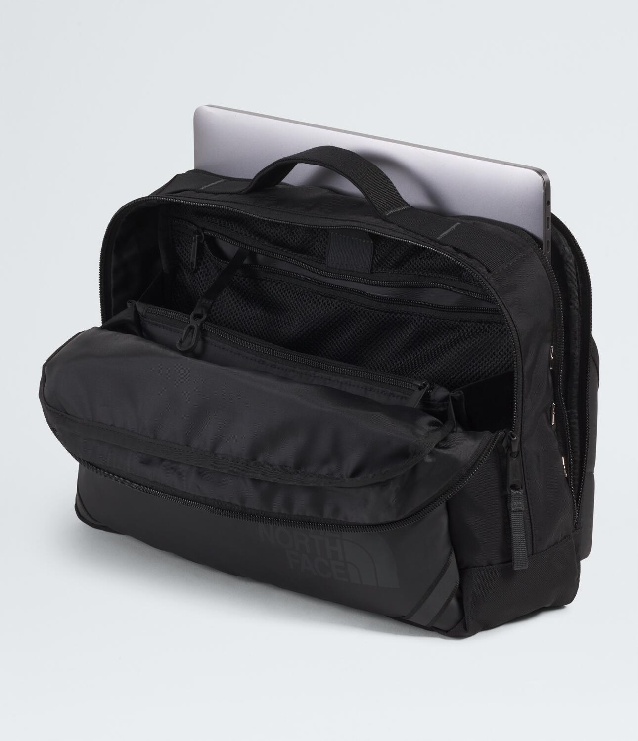 Mochila Base Camp Voyager Sling Unisex, Negro